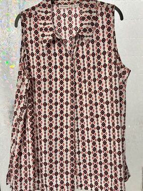 Susan Graver Sleeveless Geometric Print Button down in Cream and Red
